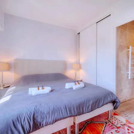 Downtown 2br With Ac & Terrace W Sea View - Benakey * Cannes