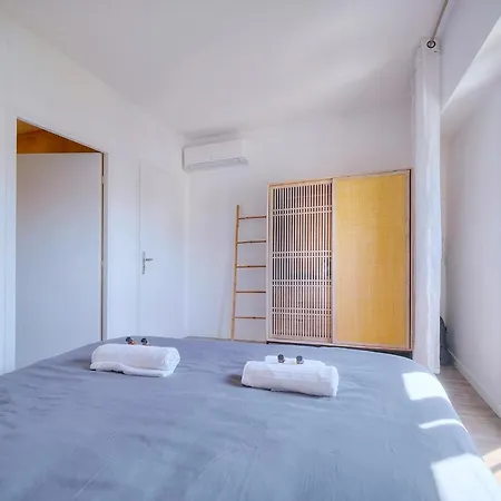 Downtown 2br With Ac & Terrace W Sea View - Benakey * Cannes